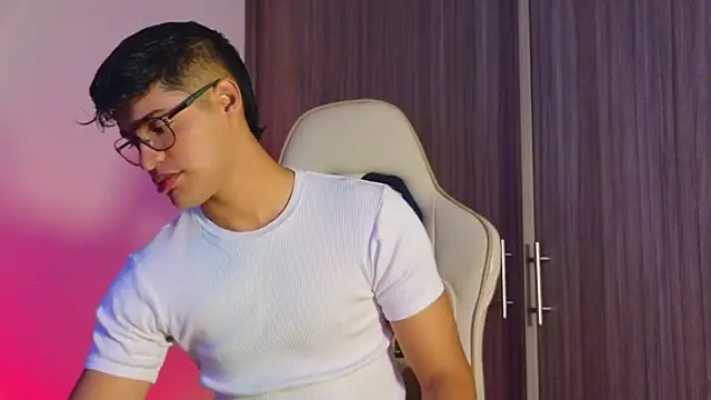 Jimmy Leeh  online show from October 2, 2025, 10:24 pm