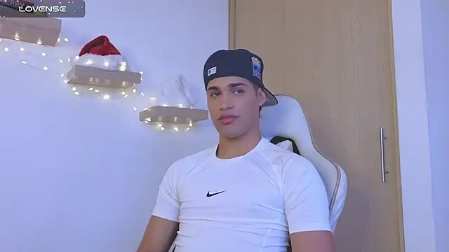 Jimmy Leeh  online show from January 6, 2025, 10:47 pm