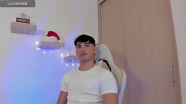 Jimmy Leeh  online show from December 24, 2024, 10:49 pm