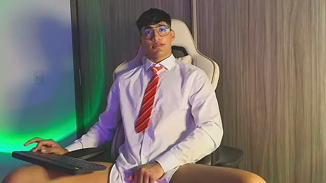 Jimmy Leeh  online show from October 27, 2025, 3:40 am