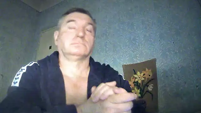 Snapshot of GYurmoka70 chatting on April 28, 2026, 8:13 pm GYurmoka70 online show from April 28, 2026, 8:13 pm