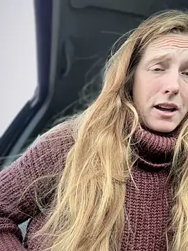 GoldenFlameGoddess online show from October 3, 2025, 5:25 pm