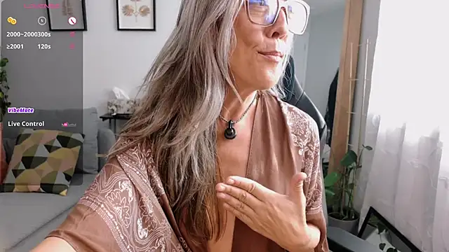 Snapshot of sunniedayz_ chatting on July 7, 2026, 4:54 pm sunniedayz online show from July 7, 2026, 4:54 pm