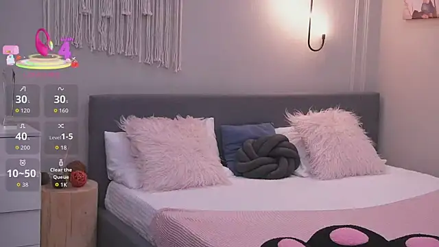 Molly Jons online show from October 12, 2025, 1:07 am