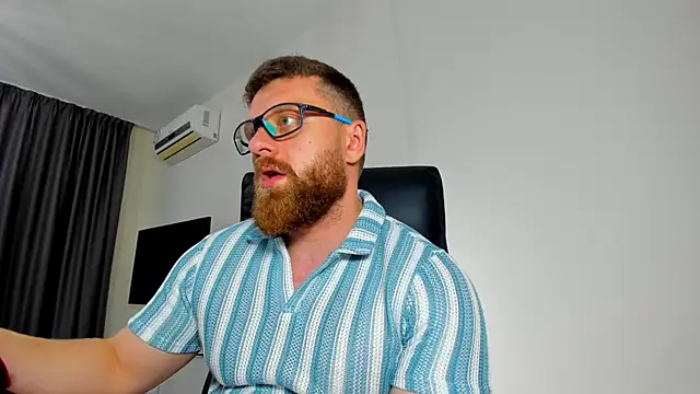 Snapshot of Findom_guy chatting on May 7, 2026, 6:22 pm Findom guy online show from May 7, 2026, 6:22 pm