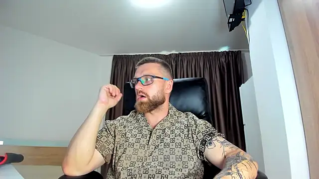 Snapshot of Findom_guy chatting on July 12, 2026, 3:57 pm Findom guy online show from July 12, 2026, 3:57 pm