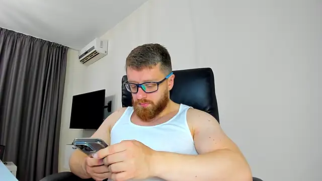 Findom guy online show from April 9, 2026, 11:49 am