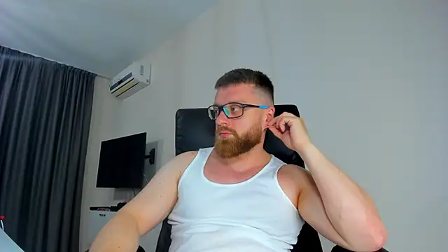 Snapshot of Findom_guy chatting on April 28, 2026, 11:25 am Findom guy online show from April 28, 2026, 11:25 am