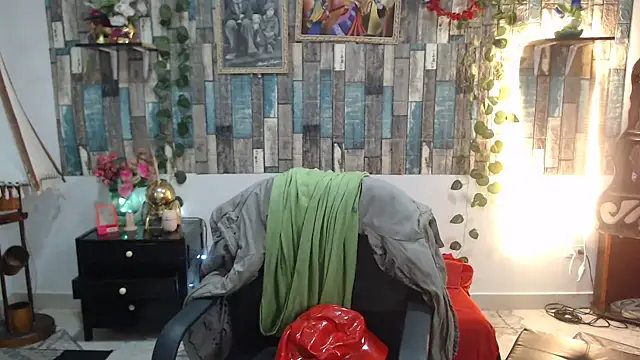 KarimaSarabe online show from September 29, 2025, 9:09 pm