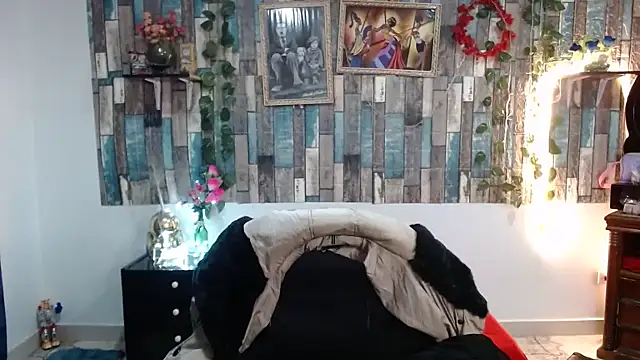 KarimaSarabe online show from February 12, 2026, 8:19 pm