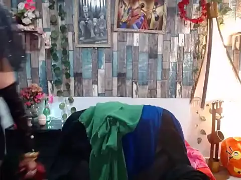 KarimaSarabe online show from October 31, 2025, 11:00 pm