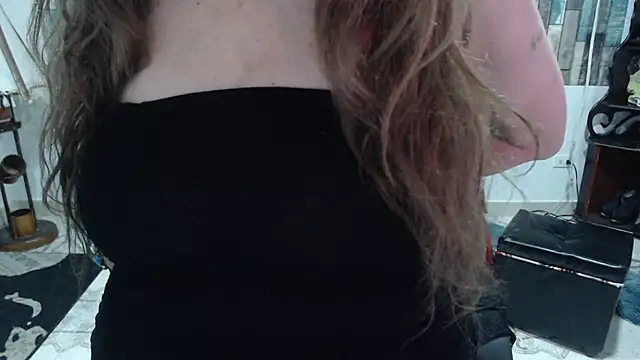 KarimaSarabe online show from September 30, 2025, 8:59 pm