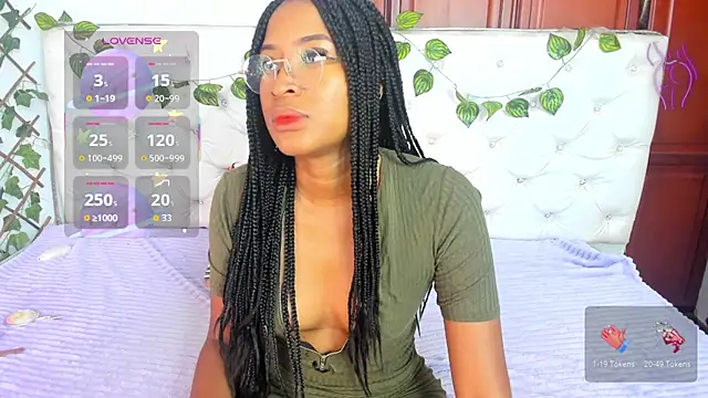 Snapshot of Andrea_Williams24 chatting on September 13, 2025, 12:16 pm Andrea Williams24 online show from September 13, 2025, 12:16 pm