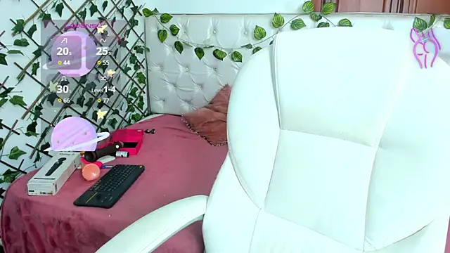 Snapshot of Andrea_Williams24 chatting on November 25, 2025, 2:50 pm Andrea Williams24 online show from November 25, 2025, 2:50 pm