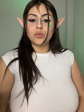 TuWaifuVirtual1 online show from March 18, 2025, 4:51 am