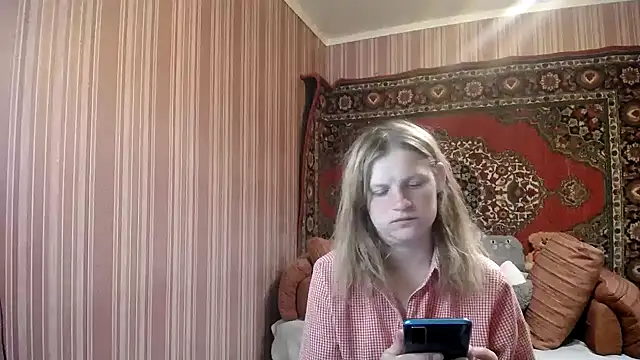 Kathlyn  Heath online show from September 16, 2025, 6:20 pm