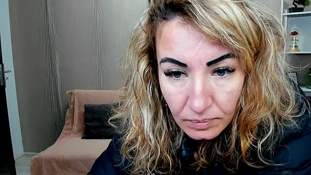 Cassandra Hotty online show from March 5, 2025, 3:51 am