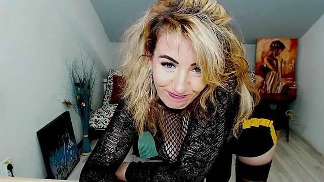 Cassandra Hotty online show from February 28, 2025, 11:03 am