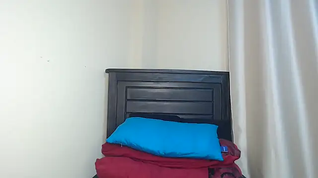 NIKKIE LOVE online show from March 23, 2025, 4:49 am