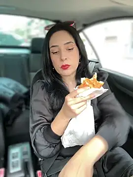 Lilith  D online show from December 3, 2024, 1:49 pm