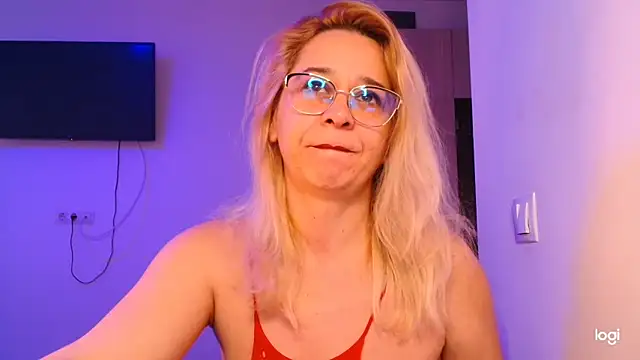 freyyamore1 online show from April 5, 2026, 5:36 am