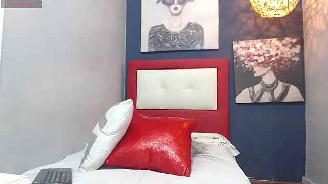 Snapshot of AngelitaWild_ chatting on January 29, 2025, 9:50 pm AngelitaWild online show from January 29, 2025, 9:50 pm