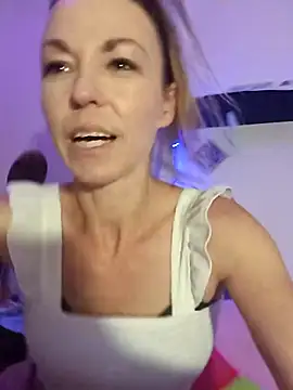 cammyquart online show from November 20, 2025, 5:08 am