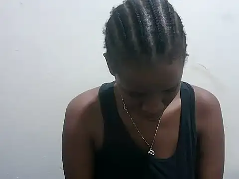 prettybeee online show from December 22, 2025, 8:09 pm