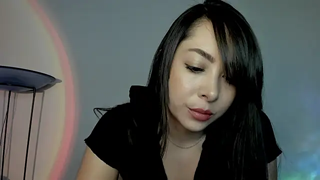 Mila  Paramo online show from March 20, 2025, 11:45 pm