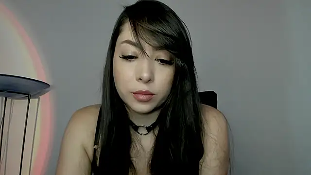 Mila  Paramo online show from March 13, 2025, 1:50 pm