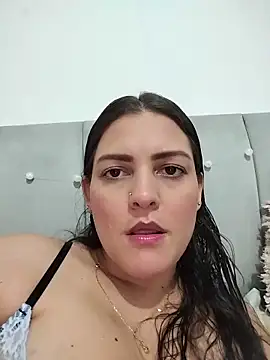 Mia Hampton online show from May 26, 2026, 10:08 pm