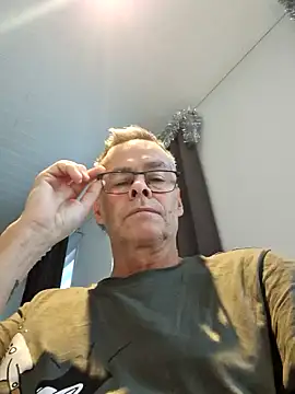 DarrenSullivanSlut online show from December 4, 2024, 10:18 am