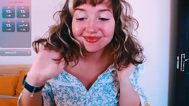 Cosmo Riri online show from February 9, 2026, 5:49 am