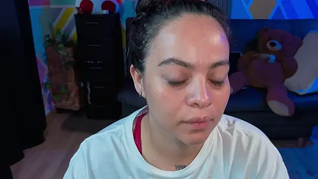 Cuttiealice online show from September 23, 2025, 12:12 pm