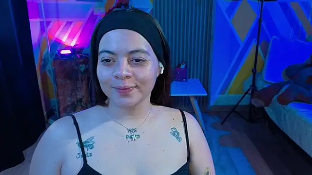 Cuttiealice online show from October 15, 2025, 12:46 pm