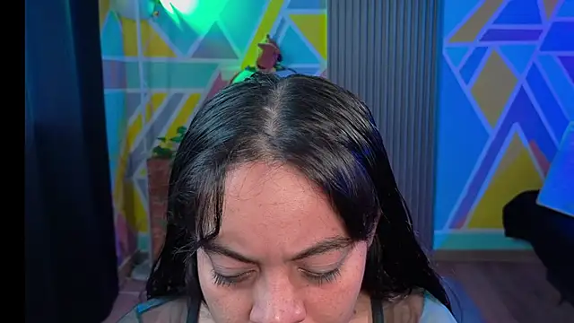 Cuttiealice online show from September 29, 2025, 12:33 pm