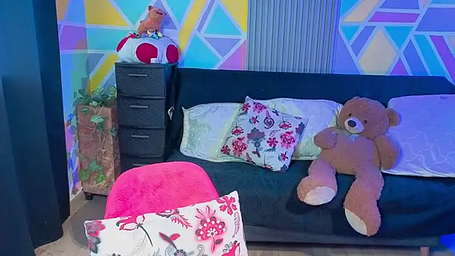 Cuttiealice online show from September 13, 2025, 11:54 am