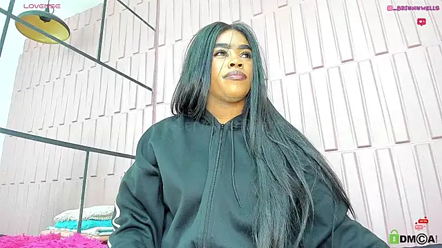 Briana Wells  online show from March 18, 2025, 1:34 pm