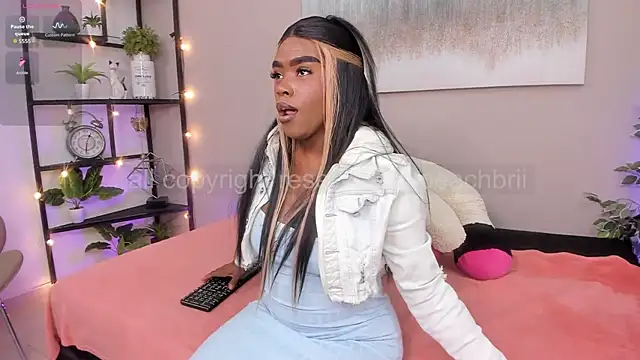 Briana Wells  online show from November 27, 2025, 1:33 pm