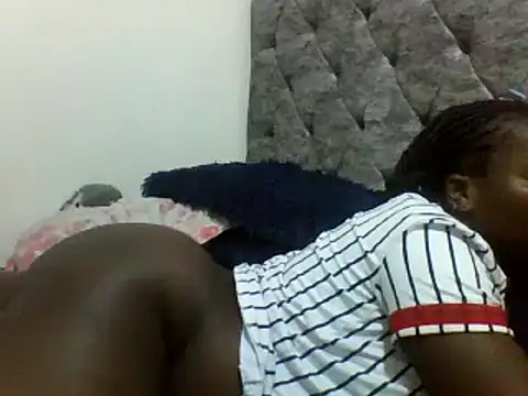 Snapshot of nelly-queen chatting on February 14, 2025, 7:02 pm nelly-queen online show from February 14, 2025, 7:02 pm