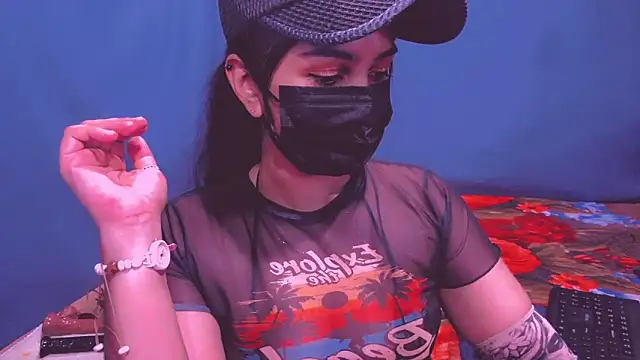 Snapshot of Kiara-Tanvi chatting on July 12, 2026, 3:07 am Kiara-Tanvi online show from July 12, 2026, 3:07 am