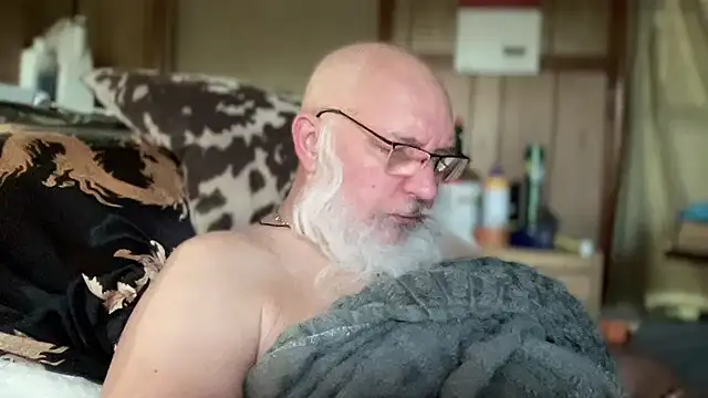 44jon44 online show from October 26, 2025, 1:44 pm