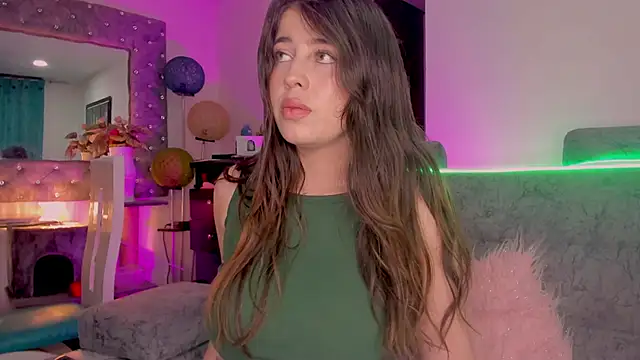 zoe kittylove online show from November 7, 2025, 3:22 am