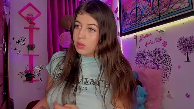 zoe kittylove online show from December 19, 2024, 2:34 am