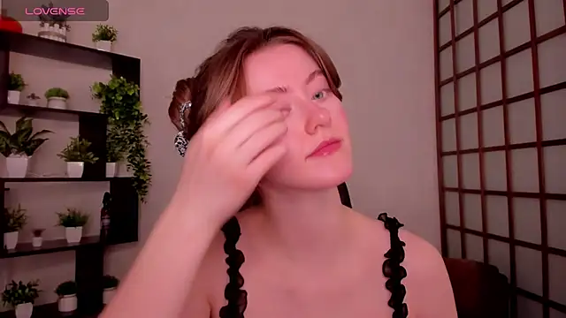 Snapshot of KateCuddle chatting on February 13, 2026, 2:22 am KateCuddle online show from February 13, 2026, 2:22 am