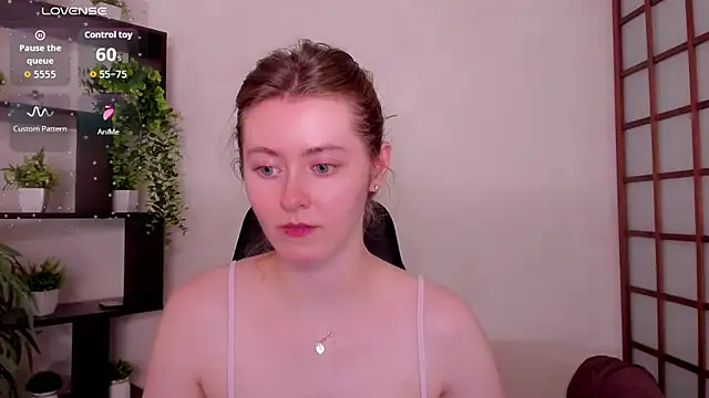 Snapshot of KateCuddle chatting on July 7, 2026, 7:34 am KateCuddle online show from July 7, 2026, 7:34 am