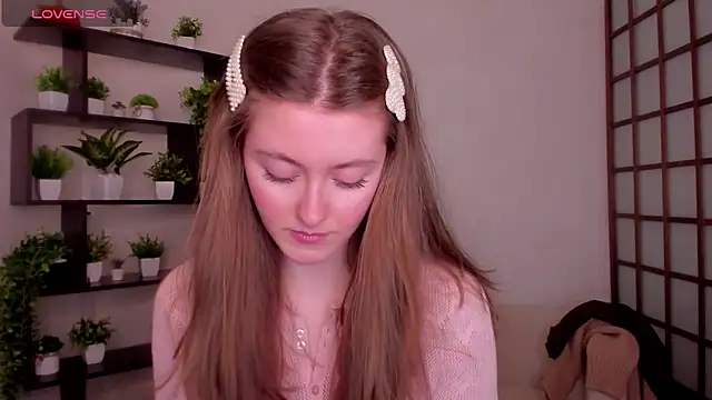 Snapshot of KateCuddle chatting on February 4, 2026, 3:01 am KateCuddle online show from February 4, 2026, 3:01 am