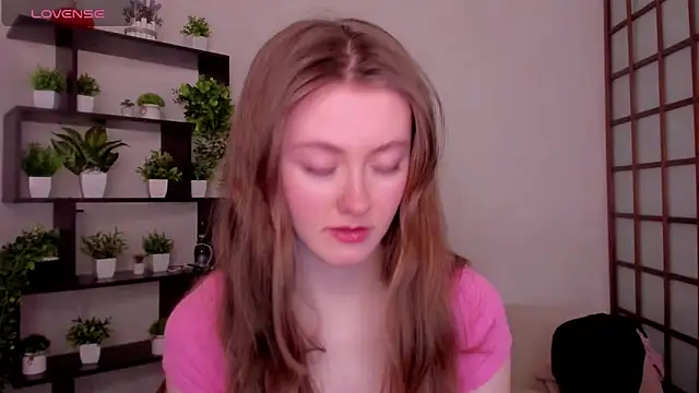 Snapshot of KateCuddle chatting on February 23, 2026, 2:46 am KateCuddle online show from February 23, 2026, 2:46 am