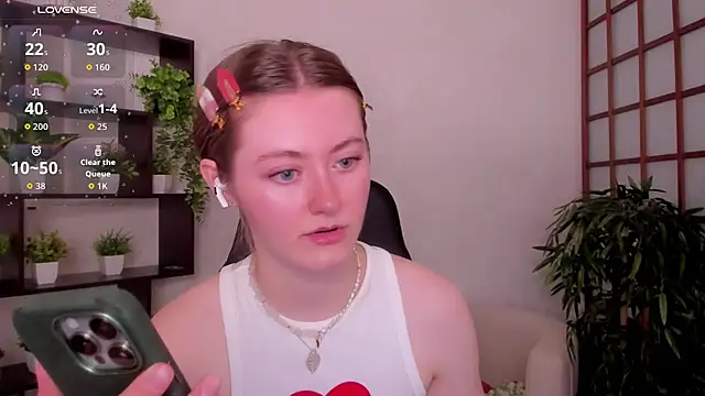 Snapshot of KateCuddle chatting on July 16, 2026, 2:41 am KateCuddle online show from July 16, 2026, 2:41 am
