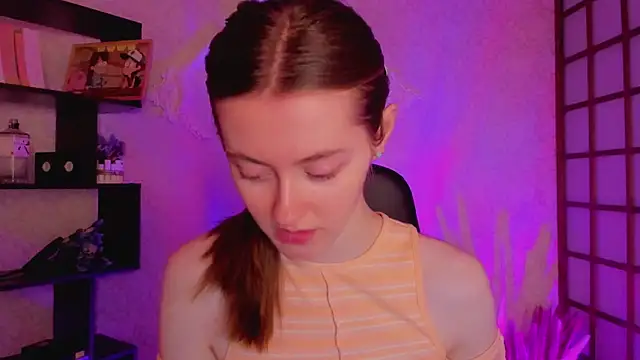 KateCuddle online show from February 5, 2025, 3:45 am